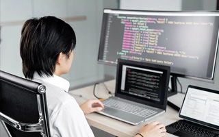 通辽 ,php声明和调用变量的符号是什么？